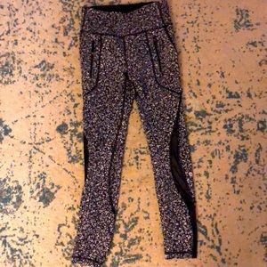 Lululemon size 4 LIKE NEW leggings